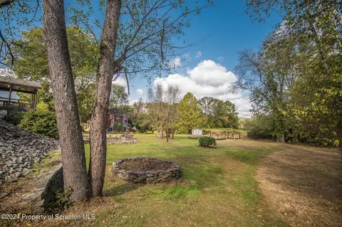 403 Main St, Moosic, PA 18507 photo 8