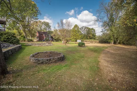 403 Main St, Moosic, PA 18507 photo 9