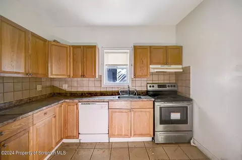 655 N Main St, Pittston, PA 18640 photo 19