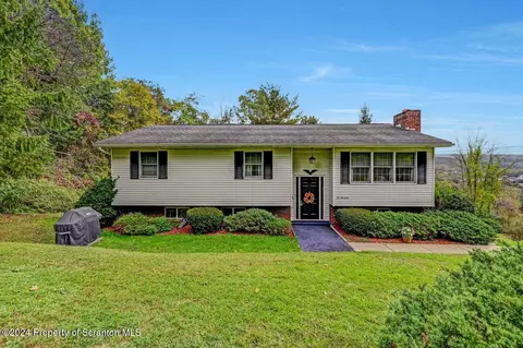 214 5th St, Mayfield, PA 18433