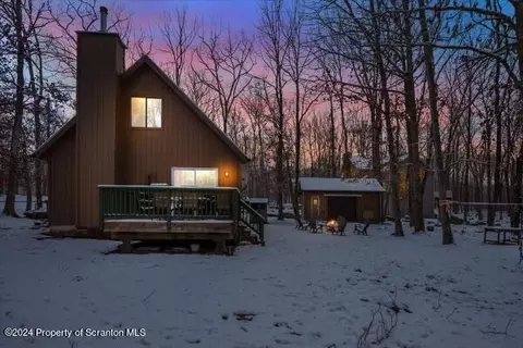 159 Rainbow Dr, Lackawaxen, PA 18435