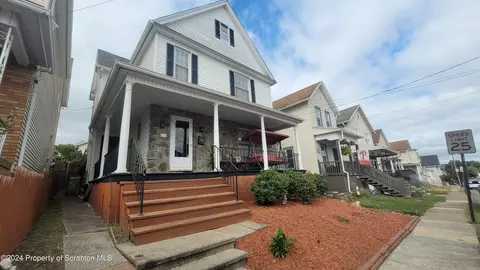 353 N Hyde Park Ave, Scranton, PA 18504