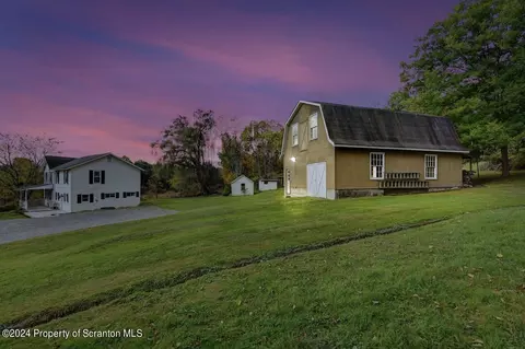 17 Stanton Town Rd, West Abington Township, PA 18414