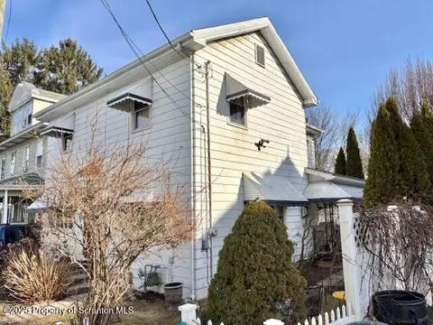 14 Elm St, Plymouth, PA 18651