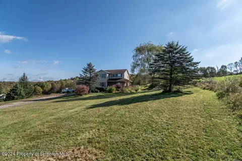 166 Hillview Dr, Factoryville, PA 18419