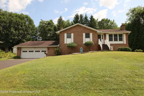 935 Hilltop Dr, Jessup, PA 18434