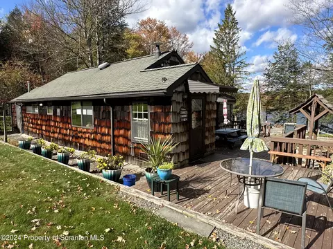145 East Dr, Thompson, PA 18465