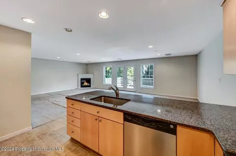 47 Sharon Dr, Moosic, PA 18507 photo 15