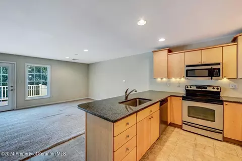 47 Sharon Dr, Moosic, PA 18507 photo 14