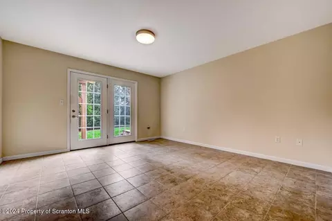 47 Sharon Dr, Moosic, PA 18507 photo 42