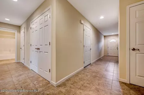 47 Sharon Dr, Moosic, PA 18507 photo 34