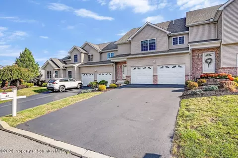 47 Sharon Dr, Moosic, PA 18507 photo 3