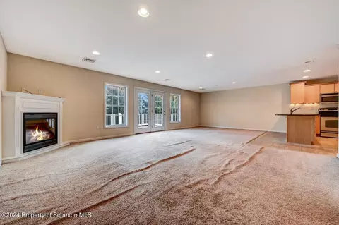 47 Sharon Dr, Moosic, PA 18507 photo 7