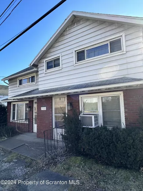 958 E Drinker St, Dunmore, PA 18512