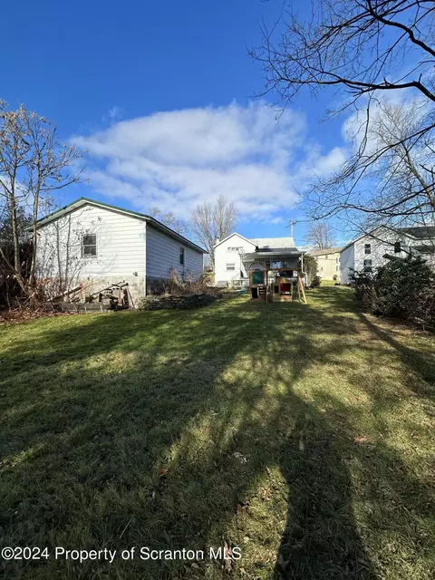 958 E Drinker St, Dunmore, PA 18512 photo 26