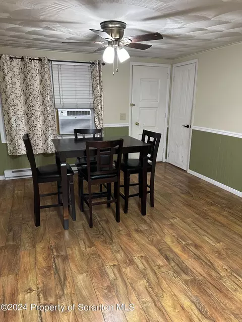 958 E Drinker St, Dunmore, PA 18512 photo 9