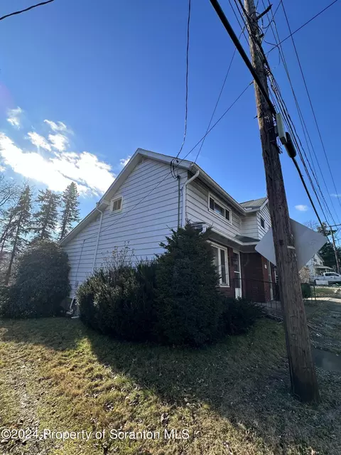 958 E Drinker St, Dunmore, PA 18512 photo 37