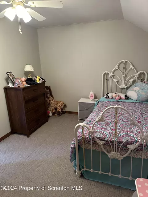 958 E Drinker St, Dunmore, PA 18512 photo 18