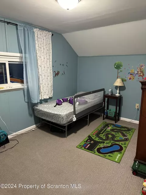 958 E Drinker St, Dunmore, PA 18512 photo 17