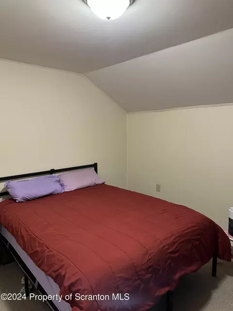 958 E Drinker St, Dunmore, PA 18512 photo 15