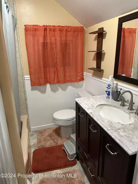 958 E Drinker St, Dunmore, PA 18512 photo 20