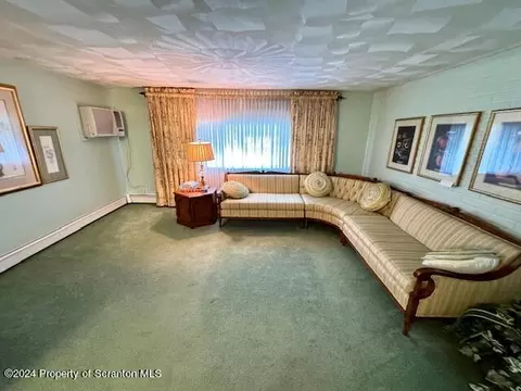 812 E Scott St, Olyphant, PA 18447 photo 7