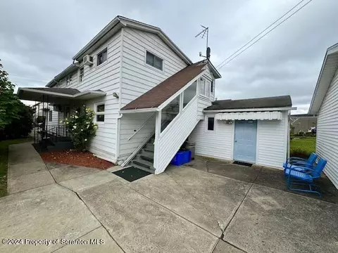 812 E Scott St, Olyphant, PA 18447 photo 4