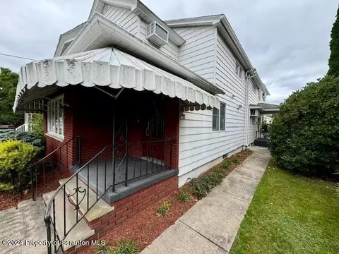 812 E Scott St, Olyphant, PA 18447 photo 3