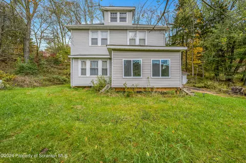 705 W Park St, Honesdale, PA 18431