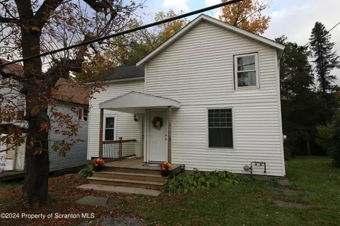 960 E Drinker St, Dunmore, PA 18512