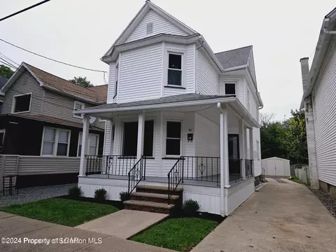 97 W Walnut St, Kingston, PA 18704