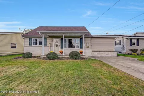 107 1st St, Eynon, PA 18403