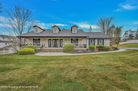 15 First St, Spring Brook, PA 18444