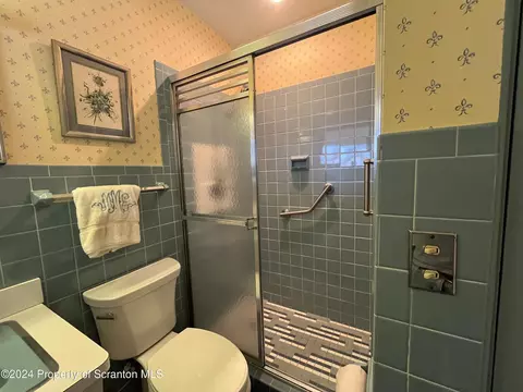 15 Leslie Dr, Scranton, PA 18505 photo 18