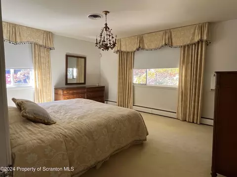 15 Leslie Dr, Scranton, PA 18505 photo 13