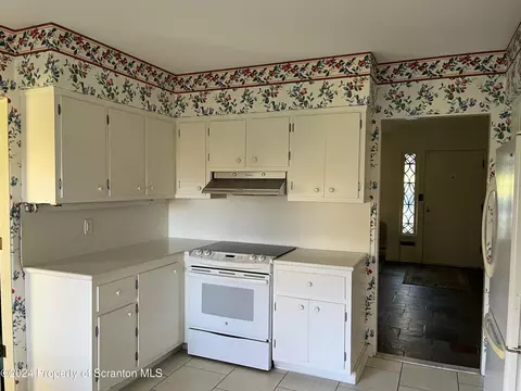 15 Leslie Dr, Scranton, PA 18505 photo 11