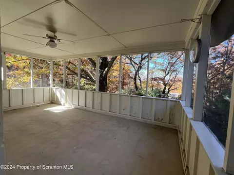 15 Leslie Dr, Scranton, PA 18505 photo 12