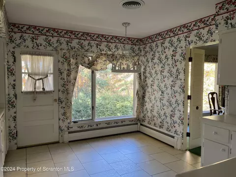 15 Leslie Dr, Scranton, PA 18505 photo 9
