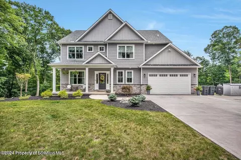 11 Aster Rd, Dallas, PA 18612