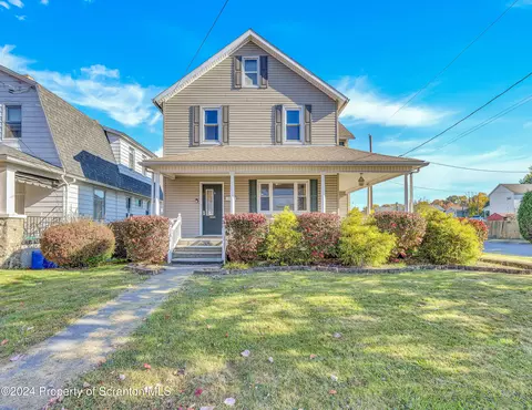 615 Oak St, Old Forge, PA 18518