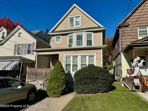 1521 Electric St, Dunmore, PA 18509