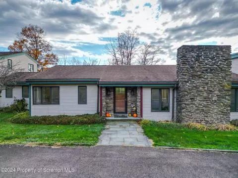 330 Carbondale Rd, Waverly, PA 18471