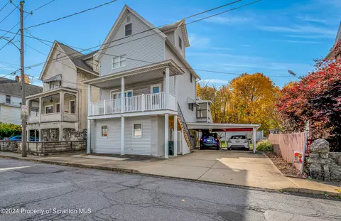 120 Sand St, Dunmore, PA 18512