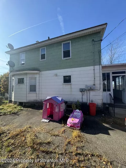 208 E Warren St, Dunmore, PA 18512 photo 33