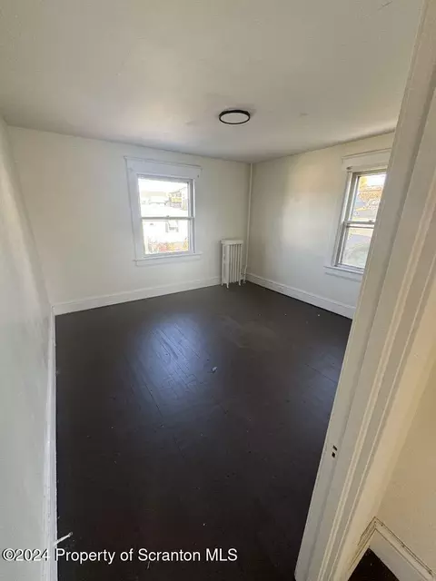 208 E Warren St, Dunmore, PA 18512 photo 21