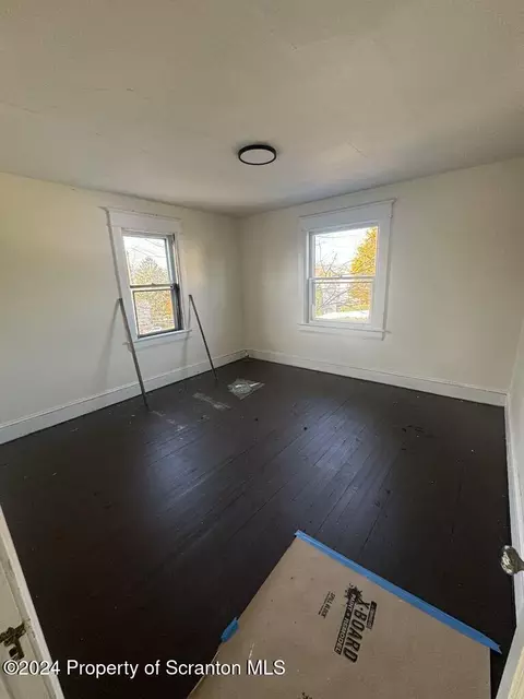 208 E Warren St, Dunmore, PA 18512 photo 20
