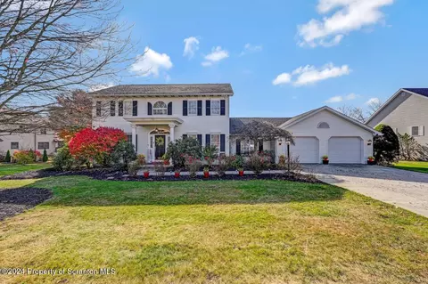 911 Apple Tree Rd, Moscow, PA 18444