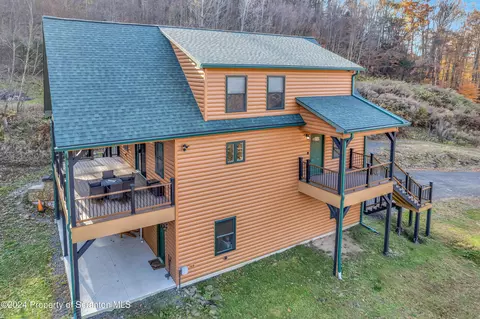 1702 State Route 374, Nicholson, PA 18446