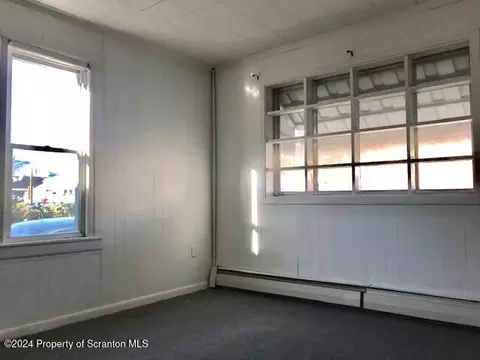 182 E Pine St, Dunmore, PA 18512 photo 8