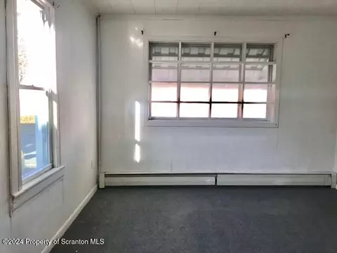 182 E Pine St, Dunmore, PA 18512 photo 7